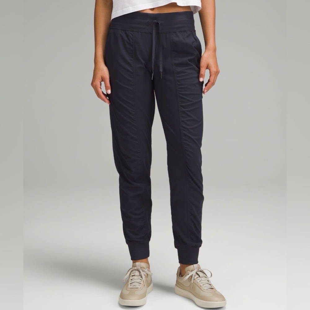 Women's Lululemon Black Dance Studio Jogger Pants sz 6